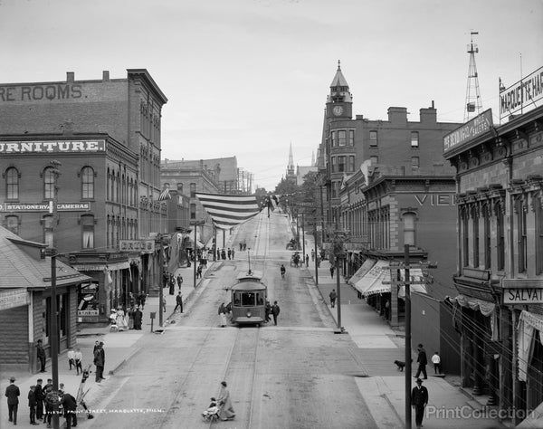 Front Street, Marquette, Michigan Front Street, Marquette, Michigan