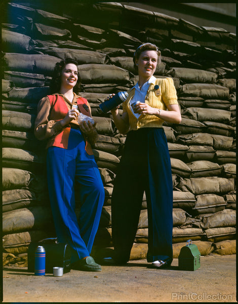 Lunchtime for Women Workers at Douglas Aircraft Lunchtime for Women Workers at Douglas Aircraft
