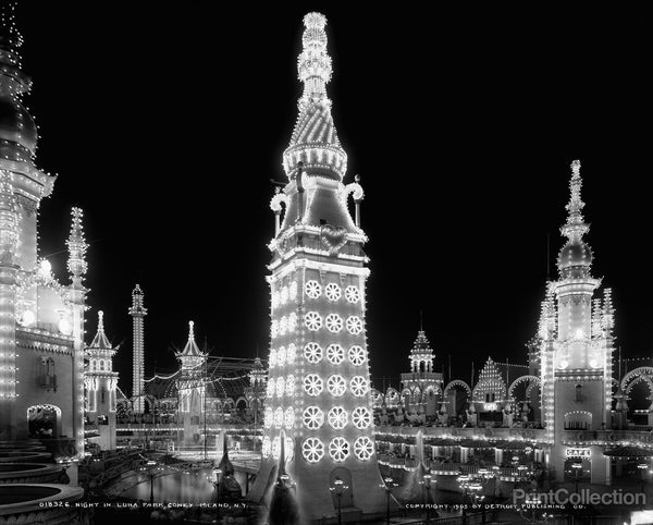 Night in Luna Park Night in Luna Park