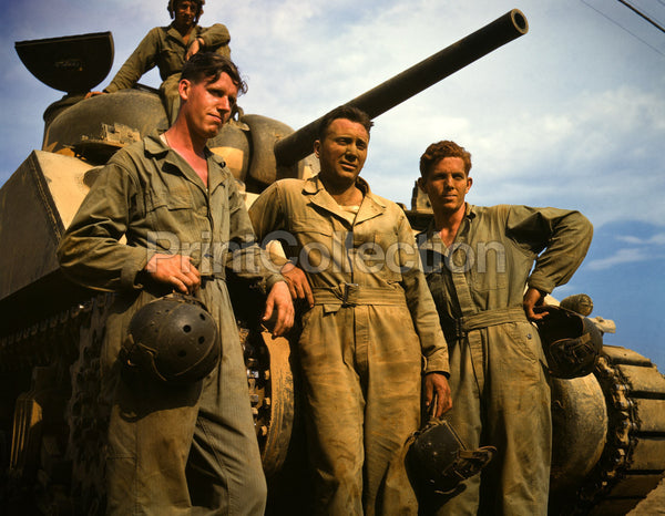 Tank Crew leaning on M-4 tank, Ft. Knox, Ky. Tank Crew leaning on M-4 tank, Ft. Knox, Ky.
