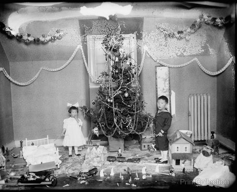 Koo Children, Christmas Tree in 1919
