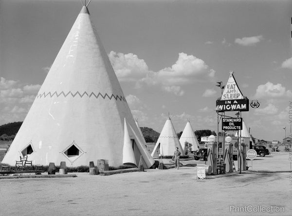 Motel Cabins Imitating the Indian Teepee