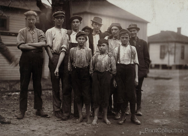 Workers in Avondale Mills. Location: Birmingham, Alabama.